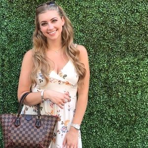 Meet your Posher, Elizabeth